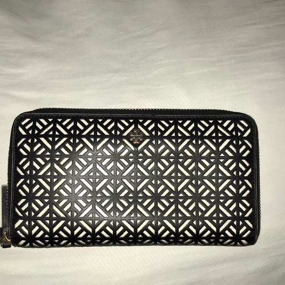 Tory Burch Handbags - Excellent Condition Tory Burch Black and White Perforated Leather Long Wallet